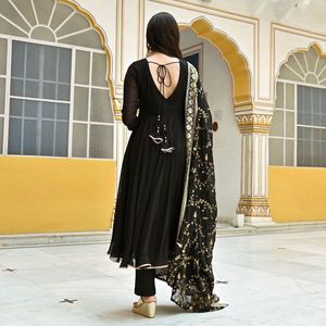 ชุดคลุมสีดำลายจอร์เจียสำหรับผู้หญิงดีไซน์ล่าสุด - Product Image 4