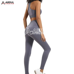 Ensemble de yoga de haute qualité avec tissu doux et design respirant pour l'entraînement et le sport, offrant une coupe flexible et une utilisation durable. - Product Image 6