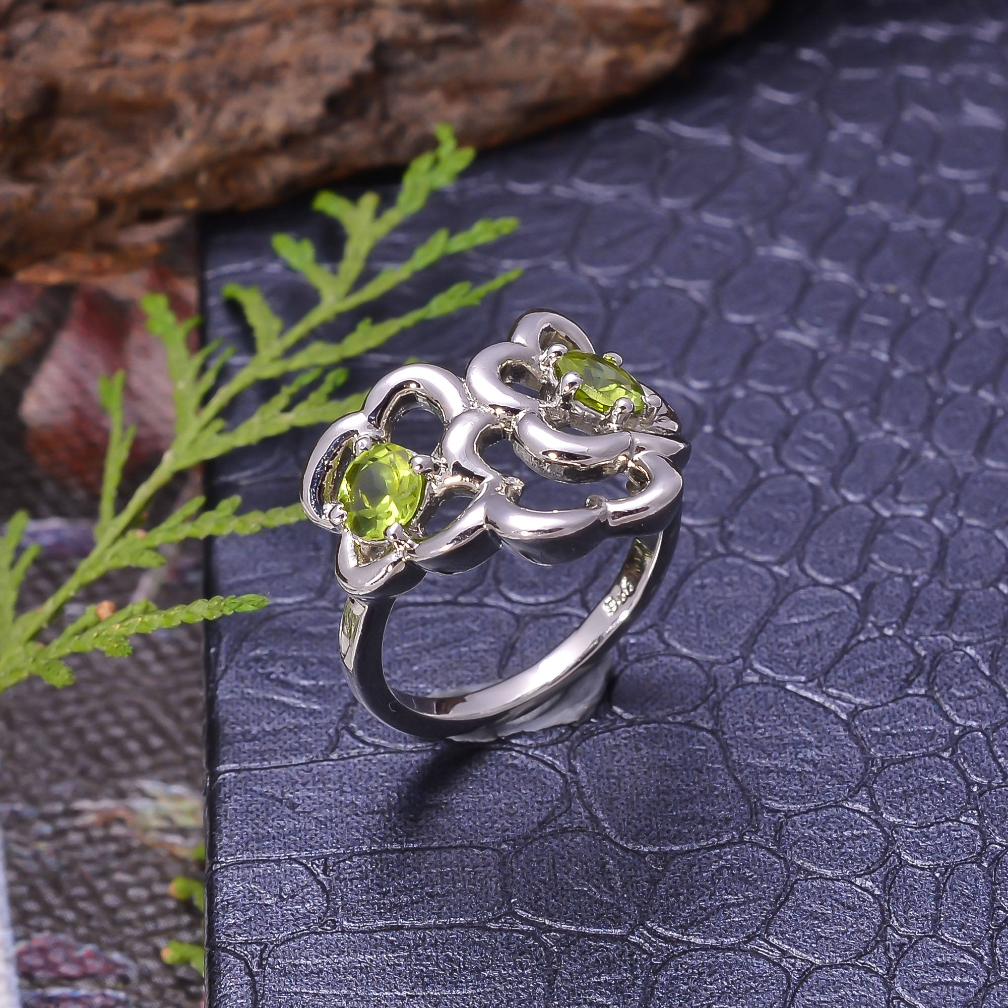 สีเขียว