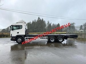 Camión de Transporte de Plataforma Plana Scania 124 L 360 de 1999, Camión de Remolque con Plataforma Hidráulica para Transporte de Vehículos - Product Image 3