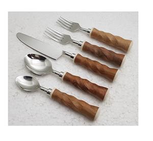 ชุดช้อนส้อมสแตนเลสแบบแบนมีด้ามจับไม้สีน้ำตาล18/8บนโต๊ะอาหารเครื่องใช้บนโต๊ะอาหารไม้ไผ่สูงสำหรับมื้ออาหารของหวานโลโก้ตามสั่ง - Product Image 1