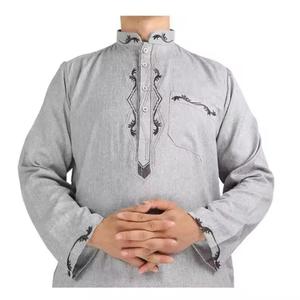 Diseño personalizado al por mayor personalizado hombres Jubba Thobes mejor calidad nuevo diseño elegante Thobes Juba vestido Jalabiya Thobe para niño - Product Image 2