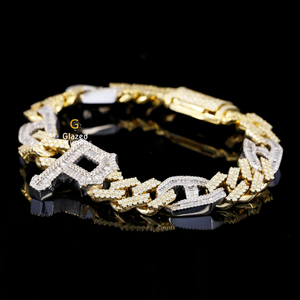 Bracelet Hip Hop Luxueux Sertie de Diamants Moissanite Ronds et Baguette en Or Jaune et Blanc 10K - Product Image 1