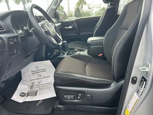 Toyota 4Runner TRD Off Road d'occasion propre 2024 - Product Image 3