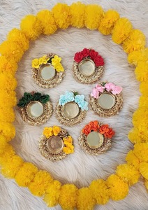 Portavelas Indio Hecho a Mano, Portavelas Floral, Decoración de Templo, Portavelas Decorativo para Diwali, Navratri, Diáspora - Product Image 5