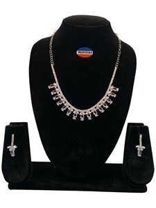 Conjunto de collar y aretes clásicos de diamantes americanos de Montana para aniversario de boda de novia de mujer - Product Image 2