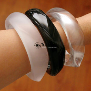 กำไลข้อมือเรซินสำหรับผู้หญิงเครื่องประดับทำด้วยมือที่ทันสมัยสำหรับเป็นของขวัญโดย tradebyd - Product Image 1