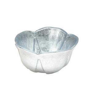 Bol sculpté en forme de fleur, plat royal brossé artisanal, bols en métal doré artisanaux de qualité supérieure, bol sûr pour les hôtels et les restaurants. - Product Image 1