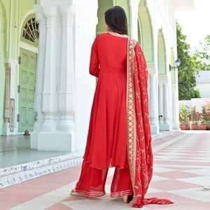 เป็นไอคอนแฟชั่นสุดร้อนแรงที่พวกเขาไม่อาจต้านทานได้กับชุดสูทเรดซีสุดฮอตของเราตอนนี้และรู้สึกถึงความร้อน! - Product Image 3