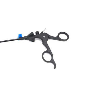 Instruments chirurgicaux laparoscopiques électriques de haute qualité, pince fenêtrée de 5 mm, construction en acier et plastique, certifiés CE Classe I - Product Image 6