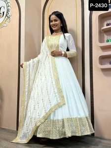 Vêtements ethniques indiens Heavy Long Anarkali Style Georgette Kurtis avec bordure en dentelle Dupatta Set pour mariage et festival Wear Gowns - Product Image 4