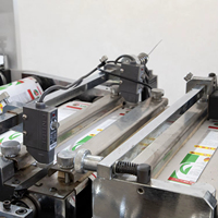 Machine de découpe automatique à plat pour étiquettes en vinyle, de rouleau à rouleau