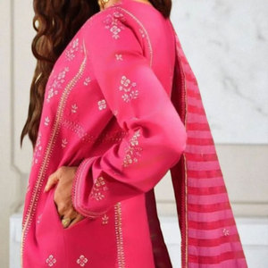 Nouvelle Collection : Tenues Décontractées Indiennes-Pakistanaises pour Femmes – Ensemble Deux Pièces Idéal pour le Bureau, les Voyages et le Quotidien – Qualité Supérieure, Coupe Classique, Anti-Humidité - Product Image 4