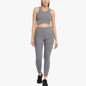 Ensembles de vêtements de sport Top court à capuche 3 pièces Ensembles de yoga Ensembles d'entraînement sans couture Tenue de sport pour femmes - Product Image 4