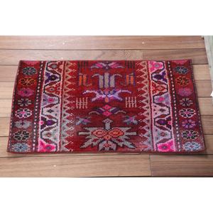 Alfombra pequeña vintage de 1.5x2.8 pies, alfombra turca, geométrica marrón y rosa con elementos florales. - Product Image 3