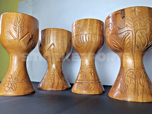 Calice en bois gracieux fabriqué à la main avec finition naturelle pour les rituels d'église, l'autel à la maison et les cadeaux spirituels sacrés - Product Image 6