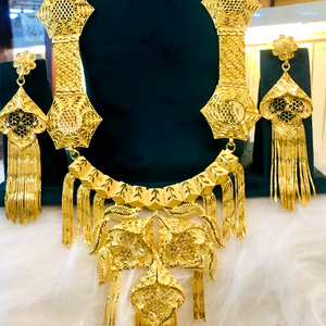 Ensemble de collier de bijoux de mode de Dubaï plaqué or 24 carats boucles d'oreilles bracelets peignes broches en cuivre pour la Bulgarie - Product Image 1