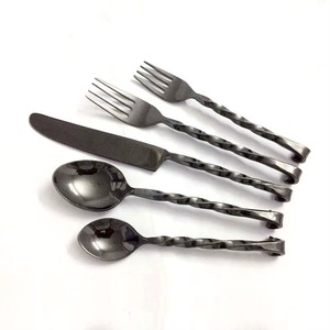 Juego de 5 piezas de Cubiertos de acero inoxidable, Ideal para mesa de cocina, uso en fiesta en casa, cubiertos recubiertos de Color negro, mango de diseño elegante - Product Image 6