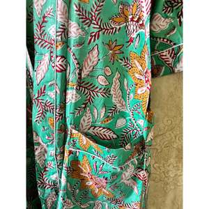 Kimonos en coton tissé faits à la main, peignoirs artisanaux de style vintage avec motifs animaliers, vêtements d'intérieur doux pour les familles - Product Image 3