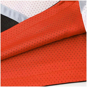 Conjunto de uniforme de baloncesto para hombre, para atletas que buscan comodidad, ventilación y movimiento libre durante las sesiones de práctica y de fitness. - Product Image 6