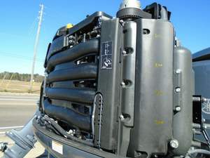 Motor marino fuera de borda de 350hp, usado en buen estado, con pocas horas de uso. - Product Image 6