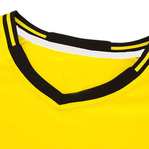 Uniforme de football personnalisé de haute qualité séchage rapide conception respirante service personnalisé OEM ODM pour vêtements de football - Product Image 3