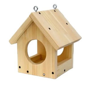 Moineau Attrayant Maison d'oiseau en bois pour jardin extérieur dans une finition élégante Mangeoire à oiseaux en bois - Product Image 3
