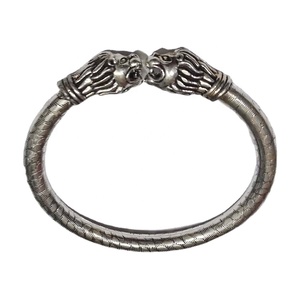 Oxydé jSilver Bangles Ladies Fashion Brass Cuf Bangles Disponible au prix d'exportation du fabricant indien. - Product Image 1