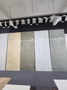 ห้องนั่งเล่นสไตล์ทันสมัยโต๊ะหินอ่อนหินเผาพร้อมเคาน์เตอร์ครัว - Product Image 3