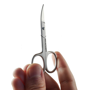 ชุดอุปกรณ์ทำเล็บมือและเล็บเท้า AESCO INSTRUMENTS ทำจากสแตนเลสอย่างดี พร้อมกรรไกรตัดเล็บ ตะไบเล็บ กรรไกรตัดหนังกำพร้า และที่ขูดเพชร - Product Image 6