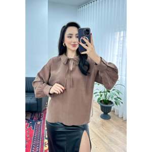 Blusa Elegante con Cuello de Lazo y Caída Fluida para Mujer LUSTRIN, Mezcla de Viscosa y Nailon Marrón para Uso Casual y de Oficina - Product Image 5