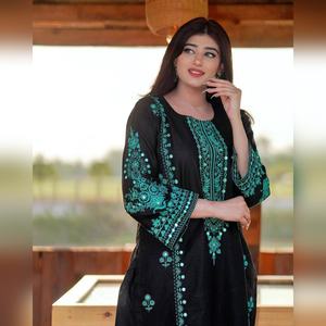 Conjunto exclusivo de Kurti y Palazzo de seda romana de diseñador con bordado pesado, trabajo de espejo y dupatta de georgette arrugada para mujer - Product Image 2