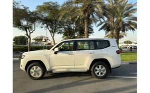 2022 pour Toyota LandCruiser GXR AWD Light Intérieur avec sièges en cuir et porte-bagages en alliage d'aluminium Direction gauche - Product Image 4