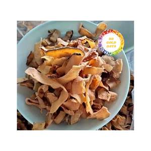 Chips de noix de coco vietnamiennes croustillantes de qualité supérieure, fabriquées à partir de viande rôtie sélectionnée, avec une saveur sucrée et une texture croquante, idéales pour les collations - Product Image 4