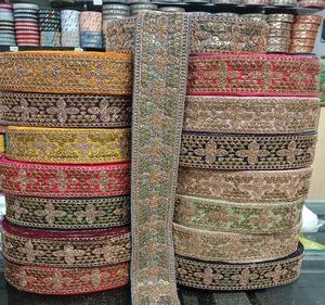 Bordado floral hecho a medida en varios colores en diseños étnicos para diversos fines en tamaño de 1,5 pulgadas de ancho para reventa. - Product Image 4