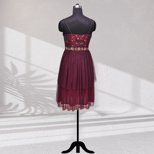 ARV Global Creations Robe mi-longue marron haut de gamme faite à la main Col carré Couches brodées Élégante sangle spaghetti vintage - Product Image 2