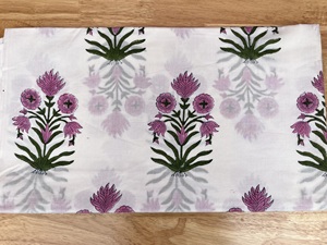 Tissu en coton léger avec impression à la main Sanganeri Buti Design pour la confection de vêtements Tissu de chemise tissé indien doux - Product Image 3