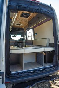 Sprinter SV 2024 con Tracción en las Cuatro Ruedas, Diseño Social, Vanthony Kiedis, Diésel, Caja de Cambios Automática, Interior de Cuero Claro, Tamaño de Neumáticos R17, Volante a la Derecha - Product Image 6