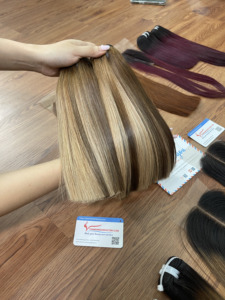 Extensions de cheveux vietnamiens bruts de cheveux humains vietnamiens à trame droite couleur piano super brillante - Product Image 2