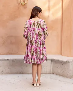 Trendy Beach Side Bliss Rayon Multi Tie Dye Cover up Mujeres Vestido de túnica corta de manga larga para vacaciones de verano Vibes - Product Image 5