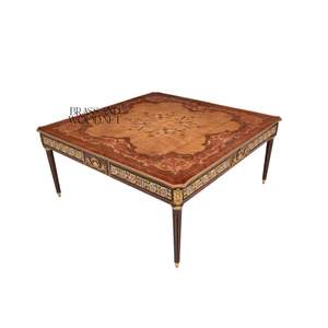 Table basse carrée de luxe avec incrustations en bois complexes et détails en laiton pour une décoration intemporelle du salon - Product Image 4