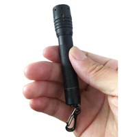 Mini lampe de poche ultra lumineuse Zoomable Petite poche légère 100 Lumens vendue bien sur les marchés de l'UE avec un porte-clés suspendu