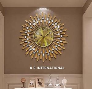 Horloge murale moderne abstraite en quartz et métal multicolore tendance, mouvement silencieux à balayage radio, décoration élégante pour le salon - Product Image 3