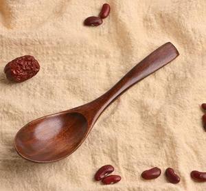 Cuillère en bois rustique en gros pour la cuisine à domicile ou la cuisine champêtre et l'usage culinaire, disponible à la vente - Product Image 5