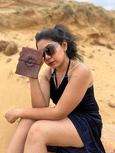 สมุดบันทึกการเดินทางแบบมีสายหนังแท้แบบดั้งเดิมพร้อมหินมีค่ากึ่งมีค่าสไตล์โบฮีเมียนแบบดั้งเดิม - Product Image 2