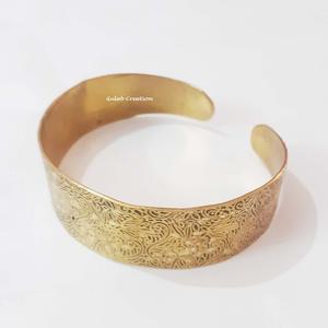 Brazalete Tribal Ajustable de Latón Hecho a Mano, Ligero, de 20 mm de Ancho, con Incrustaciones Intrincadas, Joyería Boho para Mujer - Product Image 2