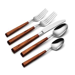 Vajilla con diseño de mango de madera mínimo, cubiertos dorados en acabado para utensilios de cocina domésticos hechos a mano de La India - Product Image 1