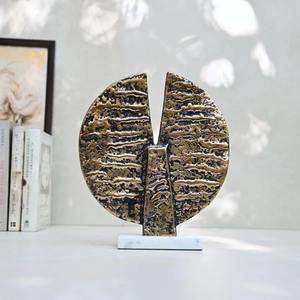 Escultura de aluminio minimalista moderna hecha a mano, patrón de animal dinámico con equilibrio para presentación de estilo de galería - Product Image 5