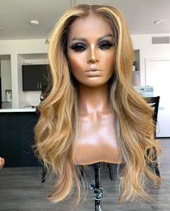 Perruque Remy 360 élégante avec base en dentelle suisse, teinte blonde miel - Product Image 4