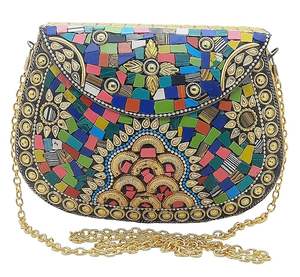 Sac à main en résine fait main avec élégance moderne, imperméable, orné de diamants et de fleurs - Product Image 3